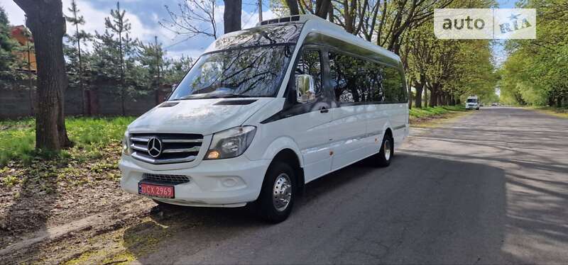 Туристический / Междугородний автобус Mercedes-Benz Sprinter 2015 в Ровно