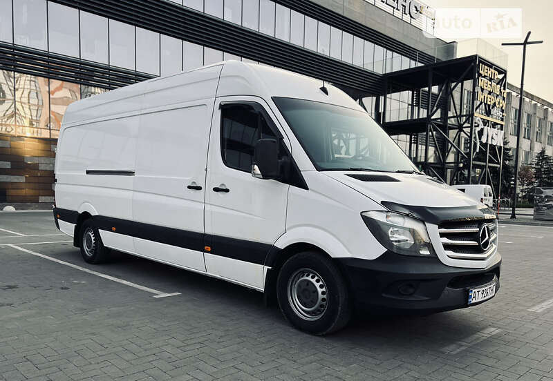 Вантажопасажирський фургон Mercedes-Benz Sprinter 2015 в Івано-Франківську