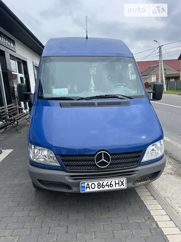 Микроавтобус Mercedes-Benz Sprinter 2005 в Рахове