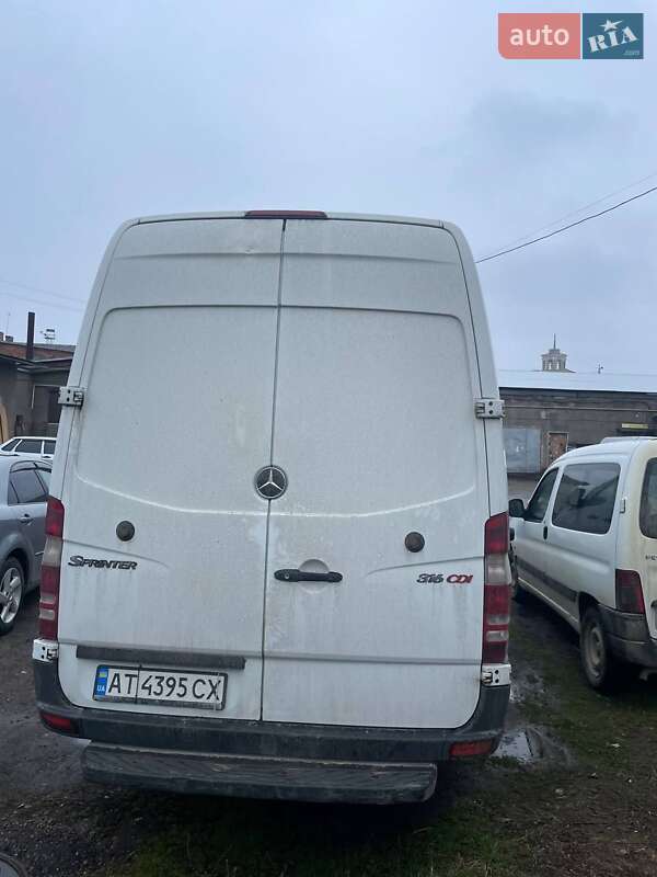 Грузовой фургон Mercedes-Benz Sprinter 2013 в Ивано-Франковске