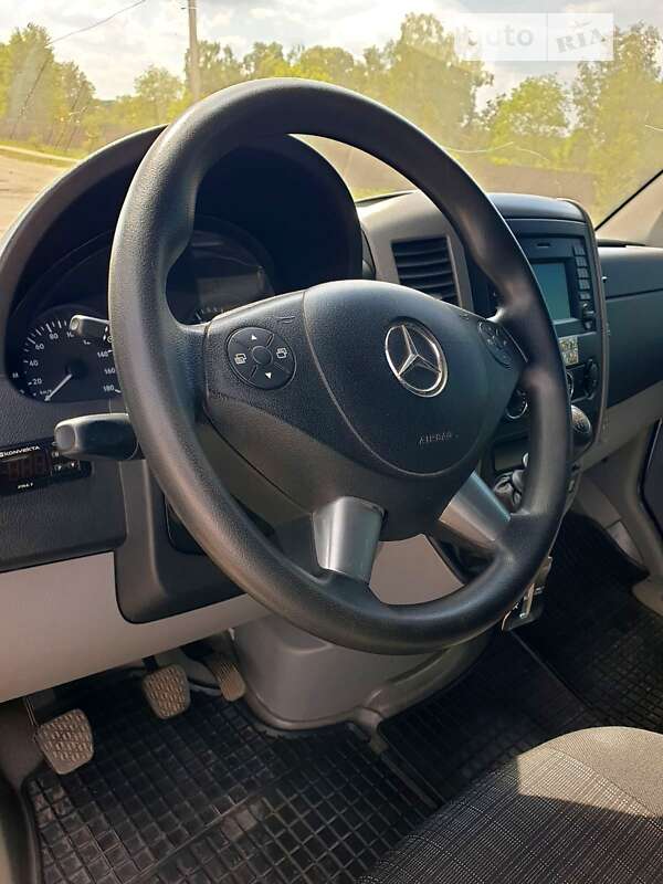 Грузовой фургон Mercedes-Benz Sprinter 2016 в Новомиргороде