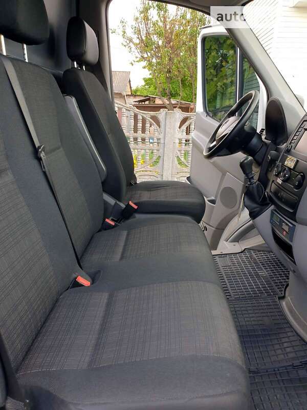 Грузовой фургон Mercedes-Benz Sprinter 2016 в Новомиргороде