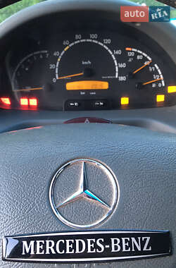 Микроавтобус Mercedes-Benz Sprinter 2005 в 