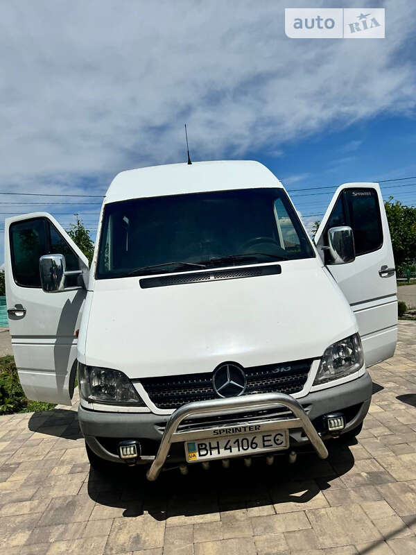 Вантажопасажирський фургон Mercedes-Benz Sprinter 2004 в Одесі