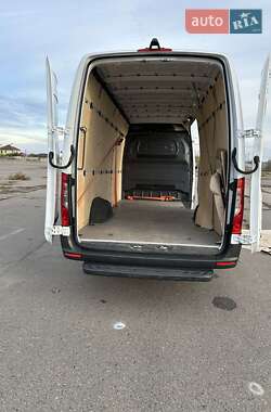 Грузовой фургон Mercedes-Benz Sprinter 2019 в 