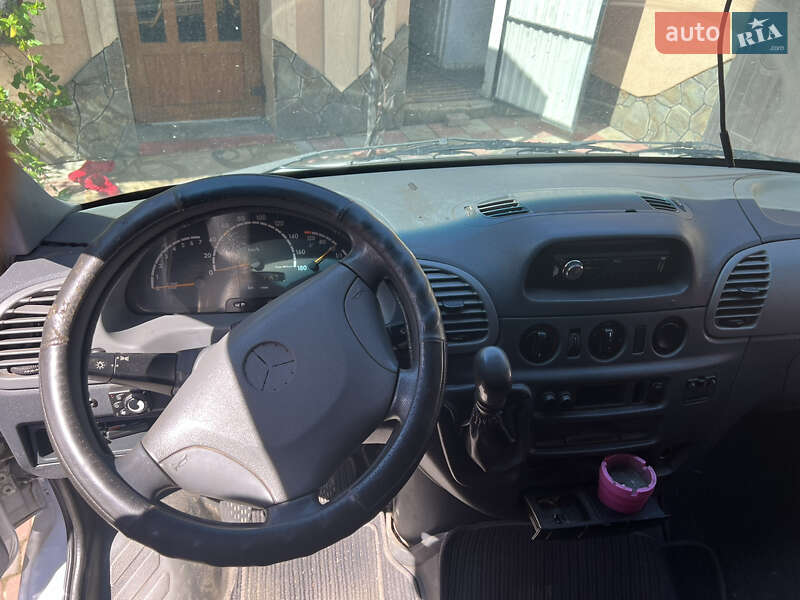 Микроавтобус Mercedes-Benz Sprinter 2000 в Черновцах