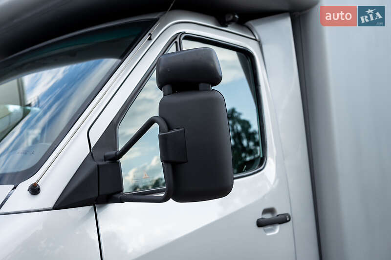 Грузовой фургон Mercedes-Benz Sprinter 2002 в Ровно