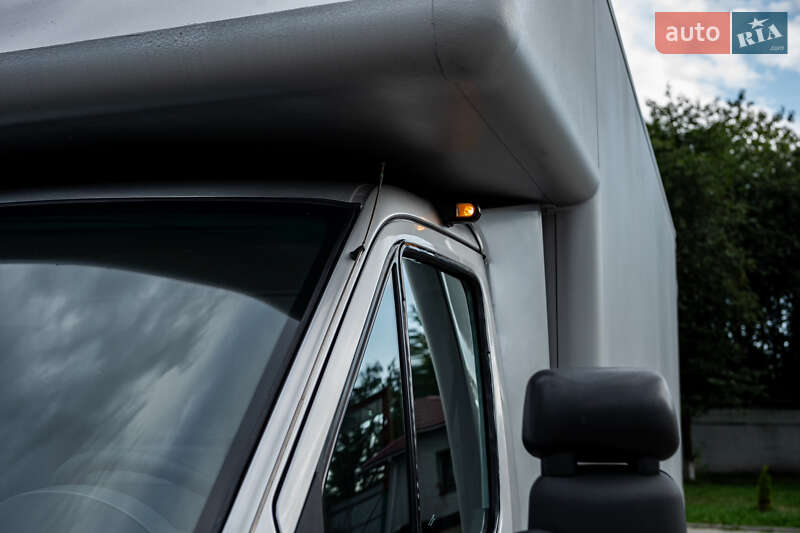 Грузовой фургон Mercedes-Benz Sprinter 2002 в Ровно