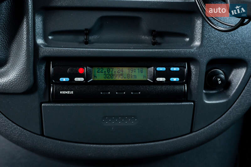 Грузовой фургон Mercedes-Benz Sprinter 2002 в Ровно