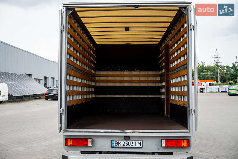 Грузовой фургон Mercedes-Benz Sprinter 2002 в Ровно