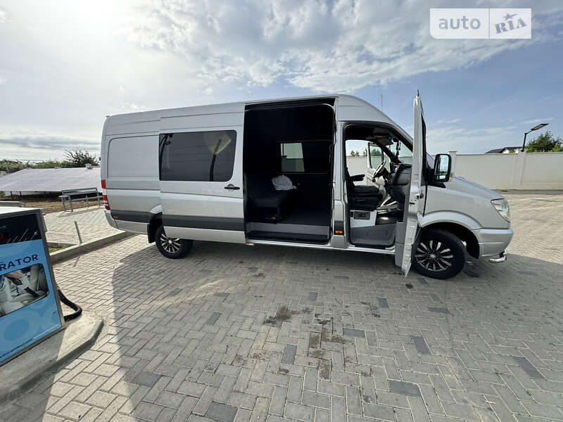 Вантажопасажирський фургон Mercedes-Benz Sprinter 2012 в Чернівцях