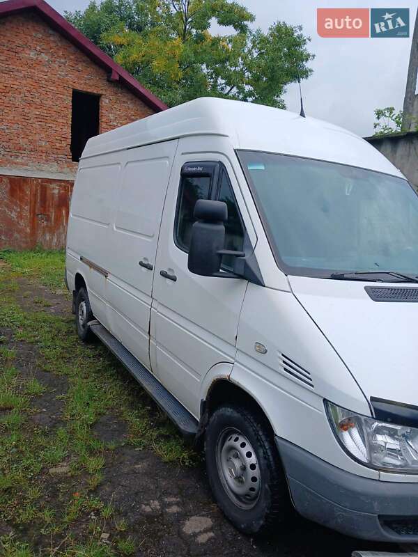 Грузовой фургон Mercedes-Benz Sprinter 2004 в Львове