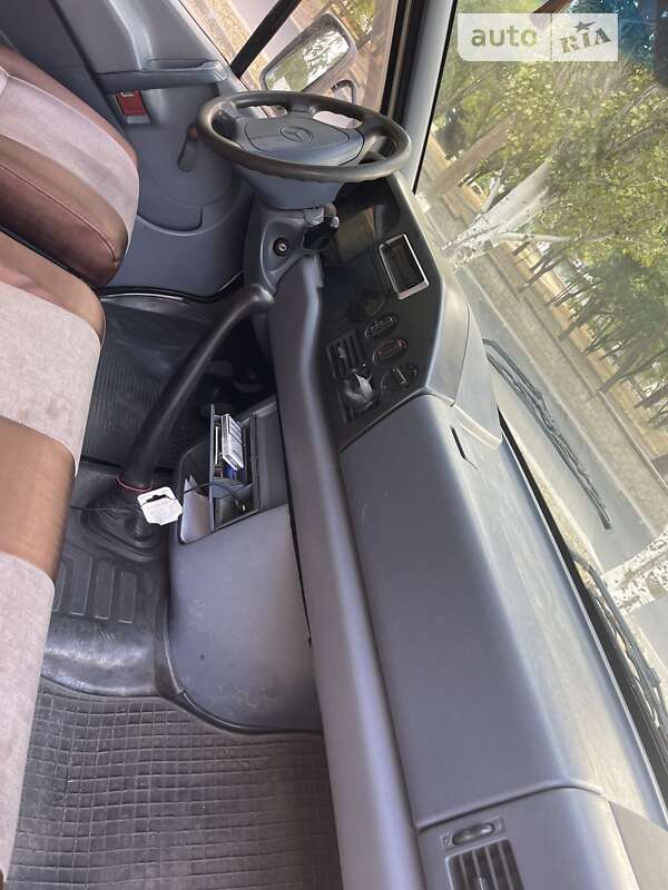 Грузовой фургон Mercedes-Benz Sprinter 1998 в Николаеве