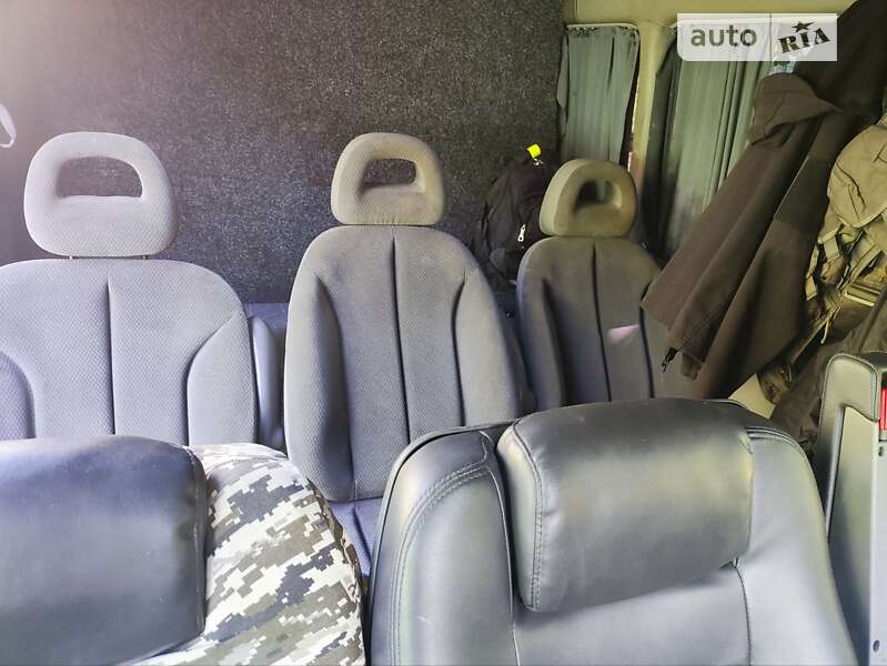 Вантажопасажирський фургон Mercedes-Benz Sprinter 2004 в Києві