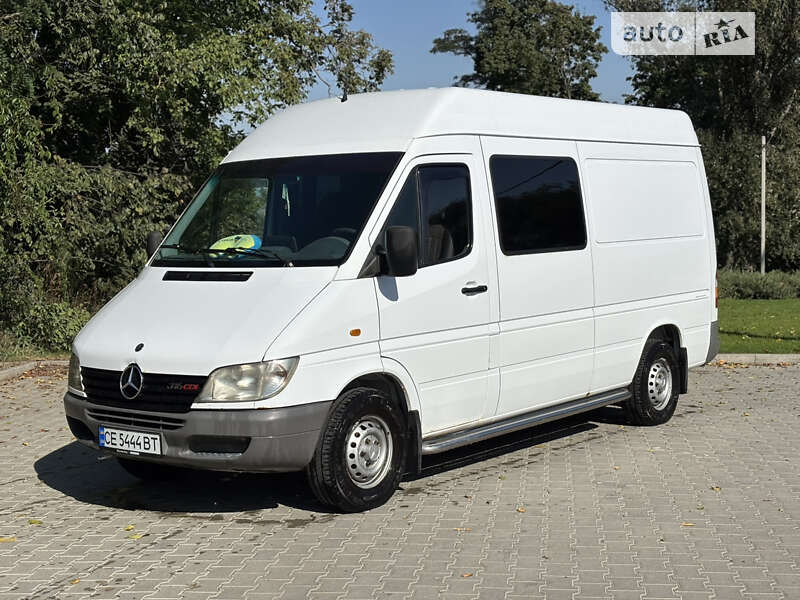 Вантажопасажирський фургон Mercedes-Benz Sprinter 2001 в Кіцмані