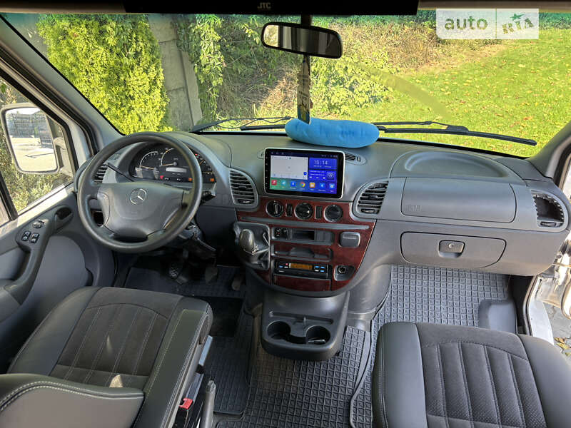Вантажопасажирський фургон Mercedes-Benz Sprinter 2001 в Кіцмані