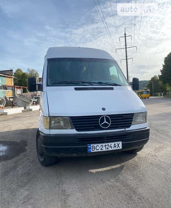Вантажопасажирський фургон Mercedes-Benz Sprinter 1995 в Львові
