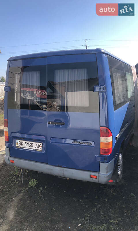 Микроавтобус Mercedes-Benz Sprinter 2000 в Вараше