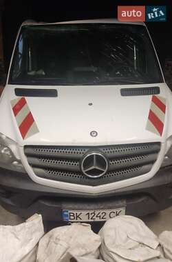 Вантажний фургон Mercedes-Benz Sprinter 2015 в Сарнах