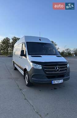 Грузовой фургон Mercedes-Benz Sprinter 2019 в 