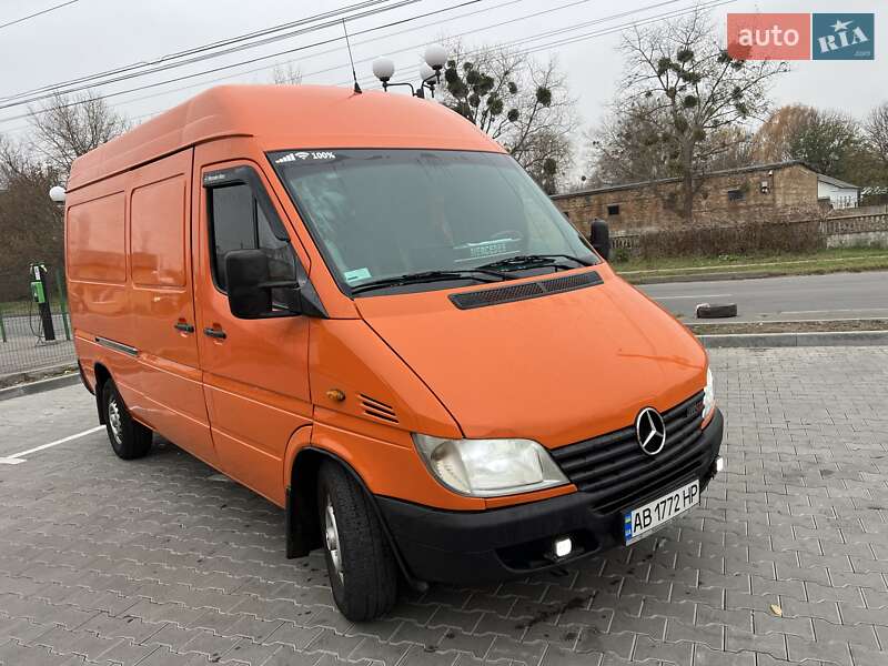 Грузовой фургон Mercedes-Benz Sprinter 2002 в Виннице