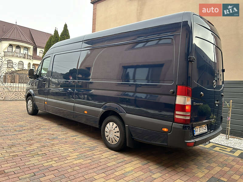 Грузовой фургон Mercedes-Benz Sprinter 2013 в Тячеве