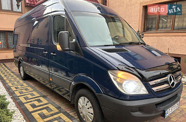 Грузовой фургон Mercedes-Benz Sprinter 2013 в Тячеве