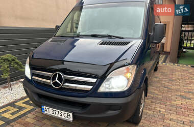 Грузовой фургон Mercedes-Benz Sprinter 2013 в Тячеве