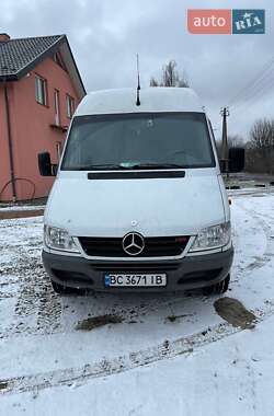 Грузопассажирский фургон Mercedes-Benz Sprinter 2005 в Комарному