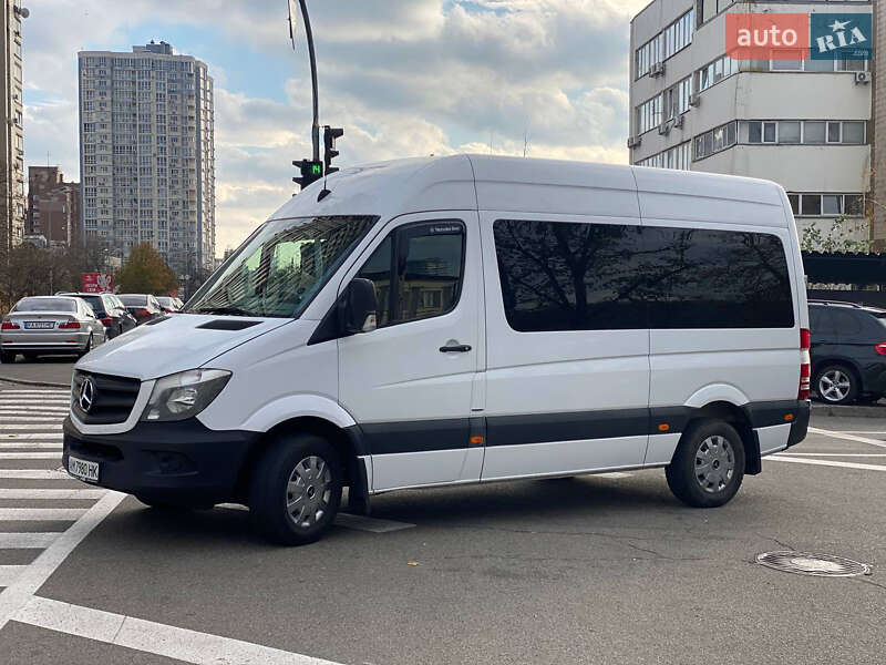 Грузопассажирский фургон Mercedes-Benz Sprinter 2015 в Киеве