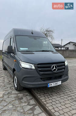 Грузовой фургон Mercedes-Benz Sprinter 2018 в Березному