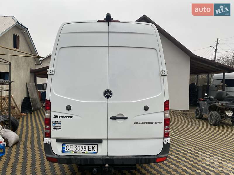 Грузовой фургон Mercedes-Benz Sprinter 2015 в Черновцах