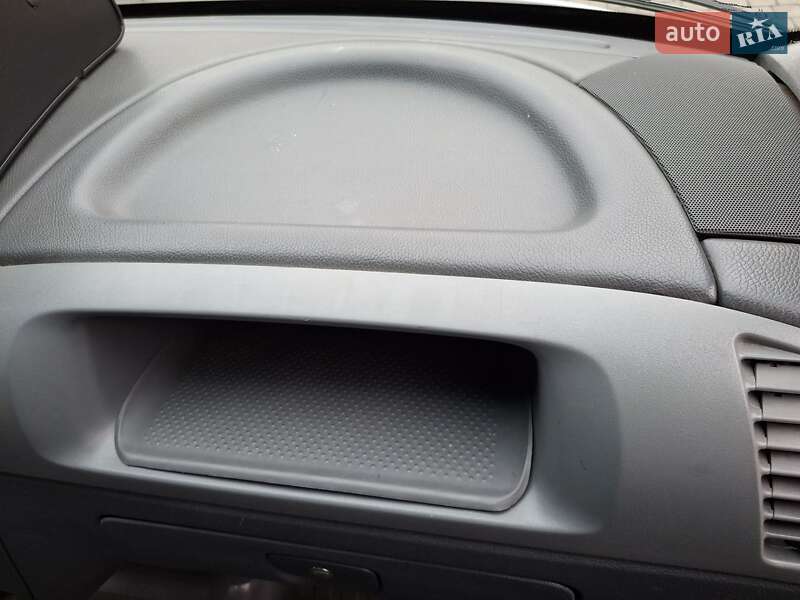 Грузопассажирский фургон Mercedes-Benz Sprinter 2002 в Нововолынске