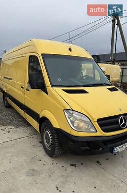Грузовой фургон Mercedes-Benz Sprinter 2011 в 