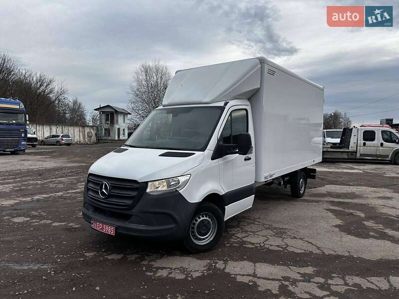 Грузовой фургон Mercedes-Benz Sprinter 2018 в 