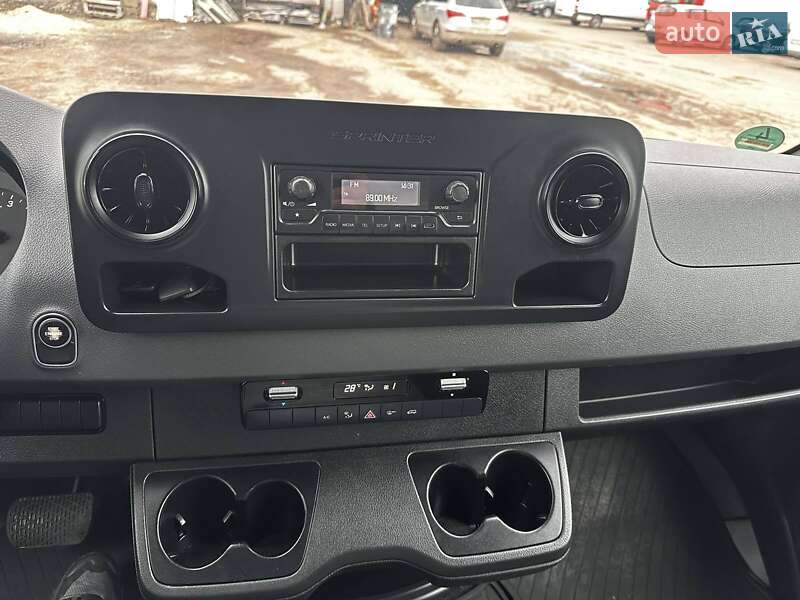 Грузовой фургон Mercedes-Benz Sprinter 2018 в Нововолынске фото 17 Грузовой фургон Mercedes-Benz Sprinter 2018 в Нововолынске