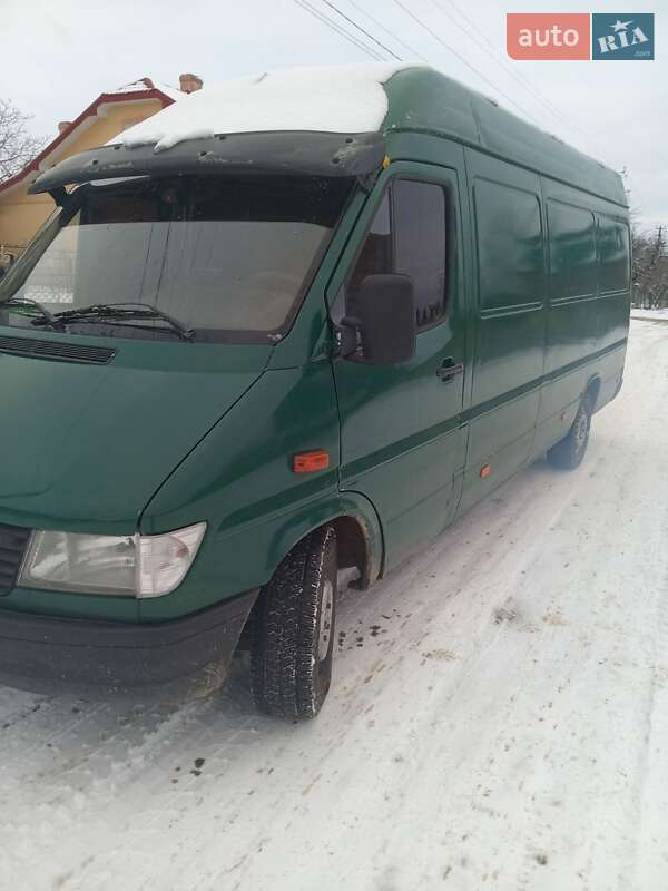 Вантажопасажирський фургон Mercedes-Benz Sprinter 1995 в Самборі