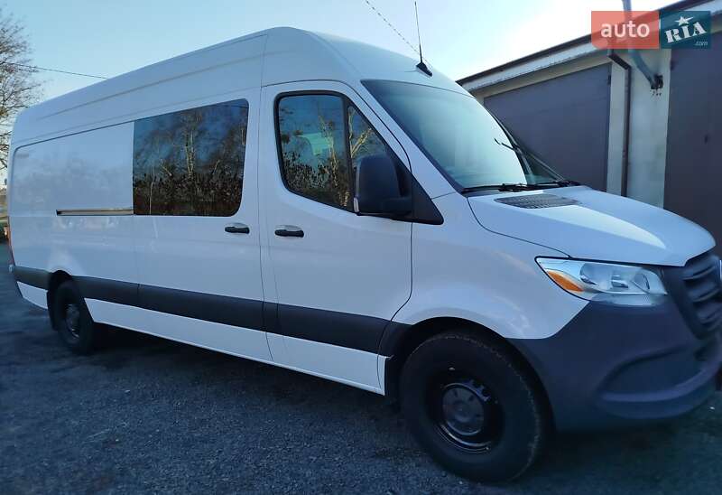 Грузопассажирский фургон Mercedes-Benz Sprinter 2021 в 