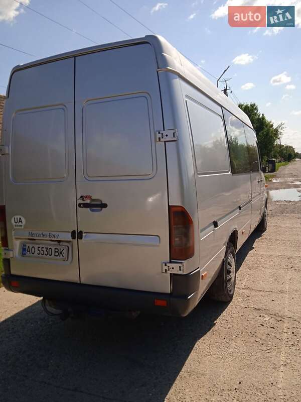 Микроавтобус Mercedes-Benz Sprinter 2004 в Берегово