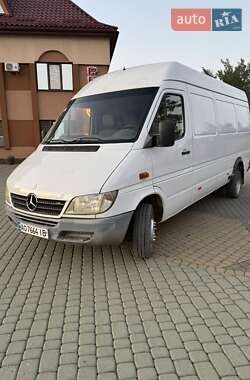 Вантажний фургон Mercedes-Benz Sprinter 2004 в Іршаві