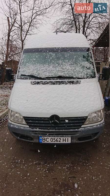 Грузопассажирский фургон Mercedes-Benz Sprinter 2004 в Львове