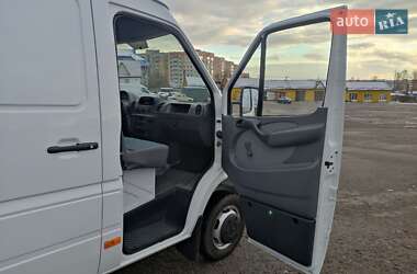 Вантажний фургон Mercedes-Benz Sprinter 2003 в Рівному