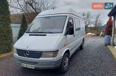 Вантажний фургон Mercedes-Benz Sprinter 1999 в Мукачевому