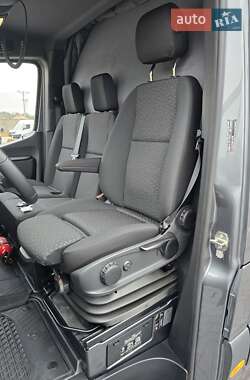 Грузовой фургон Mercedes-Benz Sprinter 2021 в 