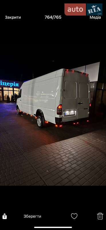 Грузовой фургон Mercedes-Benz Sprinter 1997 в Львове