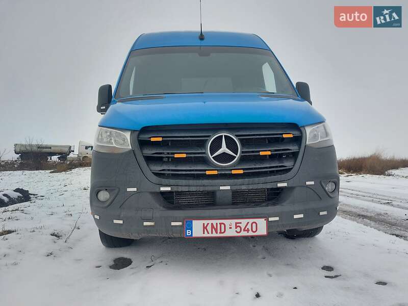 Грузовой фургон Mercedes-Benz Sprinter 2020 в 