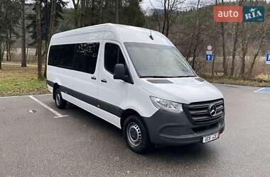 Грузопассажирский фургон Mercedes-Benz Sprinter 2022 в Львове