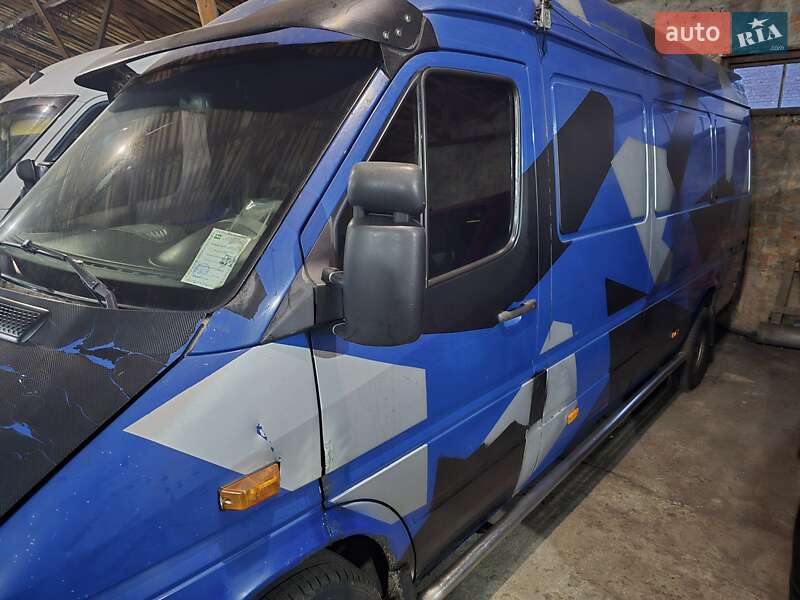 Грузовой фургон Mercedes-Benz Sprinter 2005 в 
