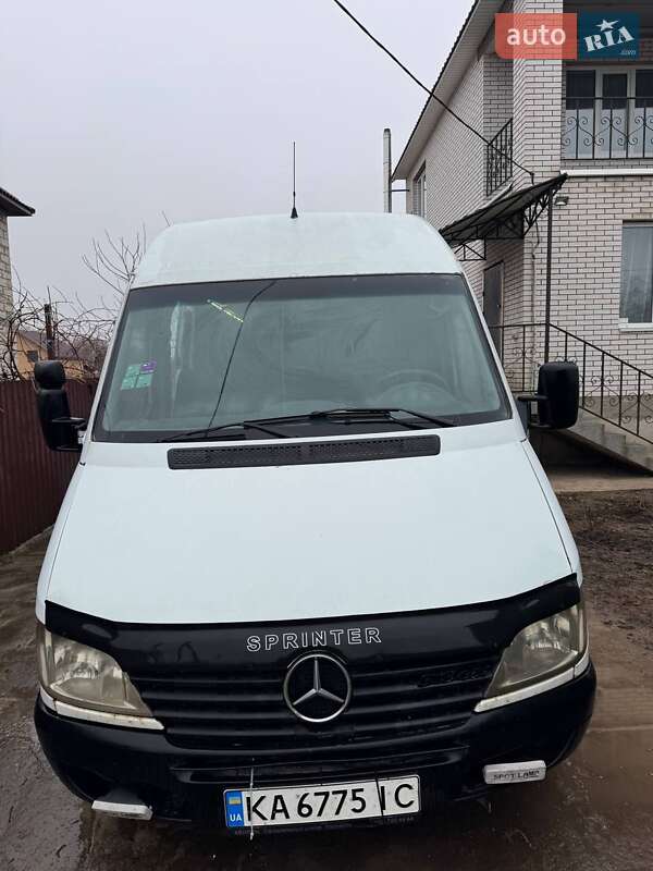 Грузопассажирский фургон Mercedes-Benz Sprinter 2002 в Фастове