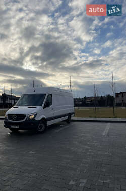 Грузовой фургон Mercedes-Benz Sprinter 2015 в 